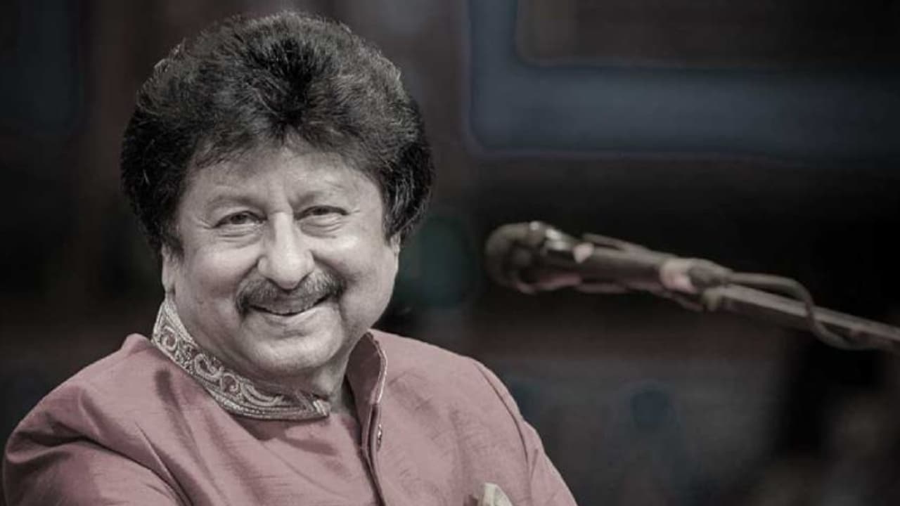 இசை உலகில் ஓர் சகாப்தம்.. பாடகர் பங்கஜ் உதாஸ் காலமானார்.. அவருக்கு வயது 72 யார் இந்த Pankaj Udhas?