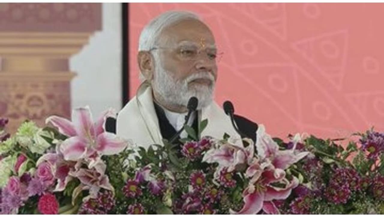 पीएम मोदी ने 41 हजार करोड़ रुपए की 2000 रेल परियोजनाओं का उद्घाटन किया, कहा,"अब भारत बड़े सपने देखता है"