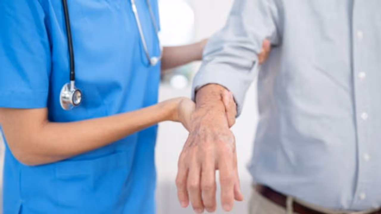 ഹാര്ട്ട് അറ്റാക്ക് പോലെ തലച്ചോറിനെയും ബാധിക്കുന്ന 'അറ്റാക്ക്'; അറിയാം ഇതെക്കുറിച്ച്... ഹാര്ട്ട് അറ്റാക്ക് പോലെ തലച്ചോറിനെയും ബാധിക്കുന്ന 'അറ്റാക്ക്'; അറിയാം ഇതെക്കുറിച്ച്...