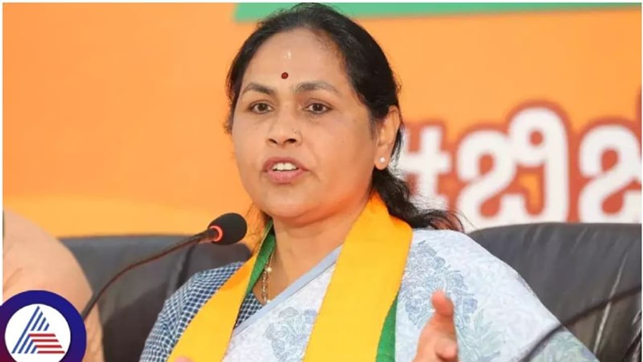 ಗಂಡಸರಷ್ಟೇ ಅಧಿಕಾರದಲ್ಲಿರಬೇಕಾ? 'ಗೋ ಬ್ಯಾಕ್ ಶೋಭಕ್ಕ' ಅಭಿಯಾನಕ್ಕೆ ಠಕ್ಕರ್ ಕೊಟ್ಟ ಸಚಿವೆ ಶೋಭಾ ಕರಂದ್ಲಾಜೆ! ಗಂಡಸರಷ್ಟೇ ಅಧಿಕಾರದಲ್ಲಿರಬೇಕಾ? 'ಗೋ ಬ್ಯಾಕ್ ಶೋಭಕ್ಕ' ಅಭಿಯಾನಕ್ಕೆ ಠಕ್ಕರ್ ಕೊಟ್ಟ ಸಚಿವೆ ಶೋಭಾ ಕರಂದ್ಲಾಜೆ!