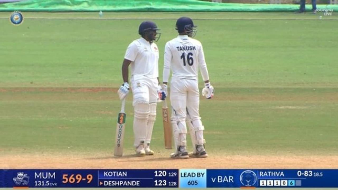 ക്രിക്കറ്റിൽ അപൂർവങ്ങളില്‍ അപൂർവം, പത്താമനും പതിനൊന്നാമനും സെഞ്ചുറി, രഞ്ജി ട്രോഫിയിൽ പുതിയ റെക്കോർഡിട്ട് മുംബൈ