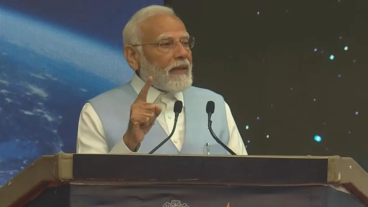 కేరళలో శత్రువులు, బయట బెస్ట్ ఫ్రెండ్స్.. వామపక్షాలు, కాంగ్రెస్ పై మోడీ విమర్శలు.. కేరళలో శత్రువులు, బయట బెస్ట్ ఫ్రెండ్స్.. వామపక్షాలు, కాంగ్రెస్ పై మోడీ విమర్శలు..