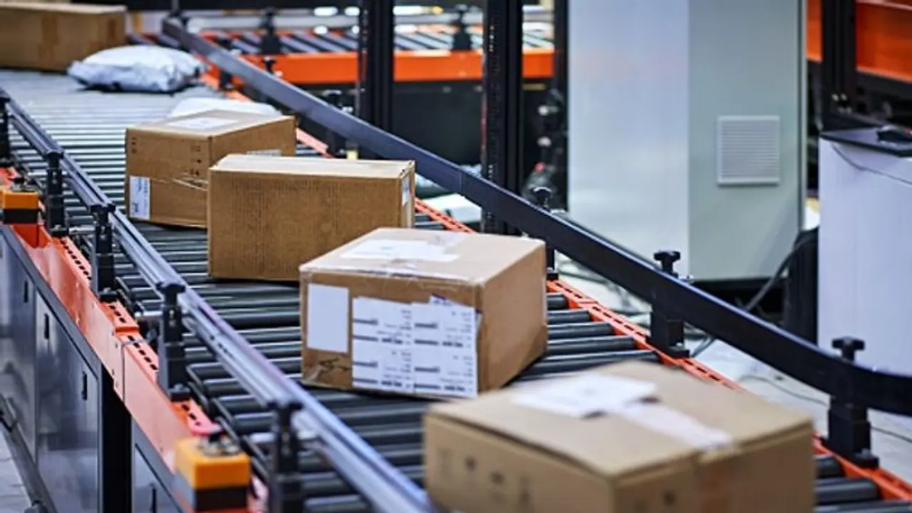 US senators urge government to impose 'India like' ban on duty free Chinese packages US senators urge government to impose 'India like' ban on duty free Chinese packages