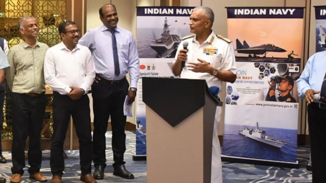  'നാവിക സേനാംഗങ്ങളുടെ ശരാശരി പ്രായം 26 ആക്കാൻ പദ്ധതി, 64 പുതിയ കപ്പലുകൾ നിർമാണത്തിൽ: അഡ്മിറൽ