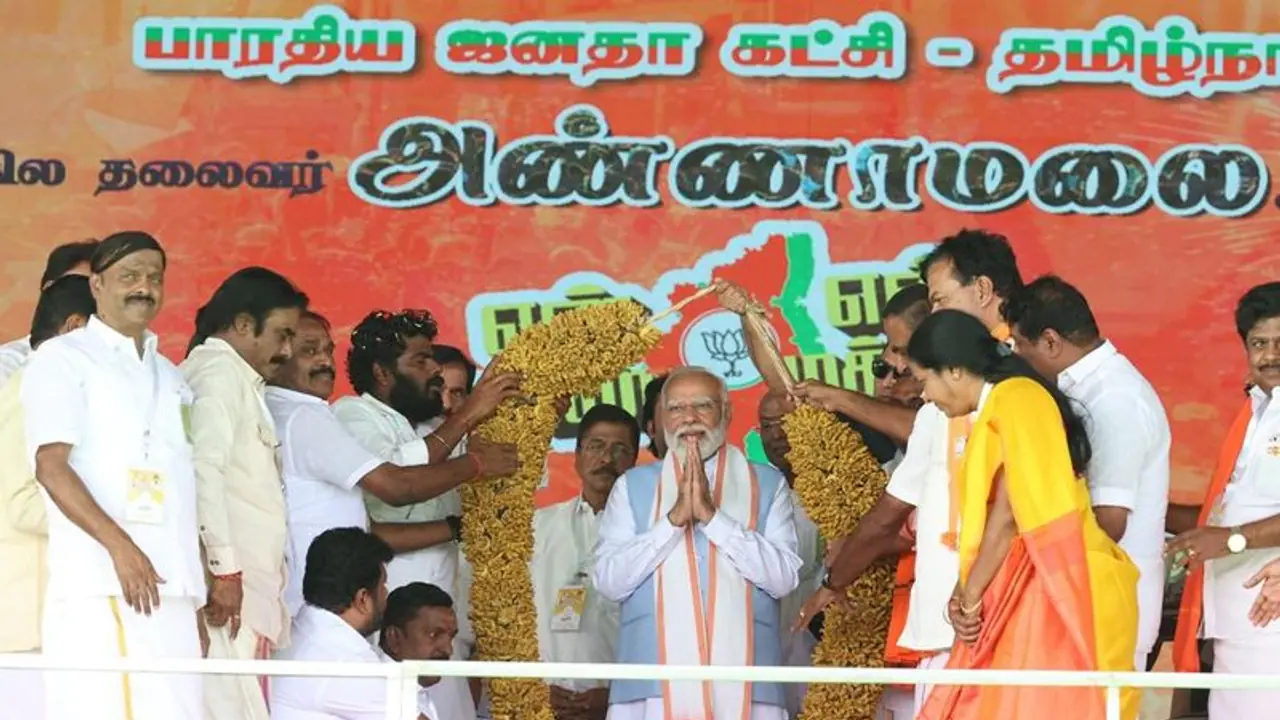 తమిళనాడు : మోడీపై అభిమానం చాటుకున్న కొంగు రీజియన్.. ప్రధానికి అపురూప కానుకలు తమిళనాడు : మోడీపై అభిమానం చాటుకున్న కొంగు రీజియన్.. ప్రధానికి అపురూప కానుకలు