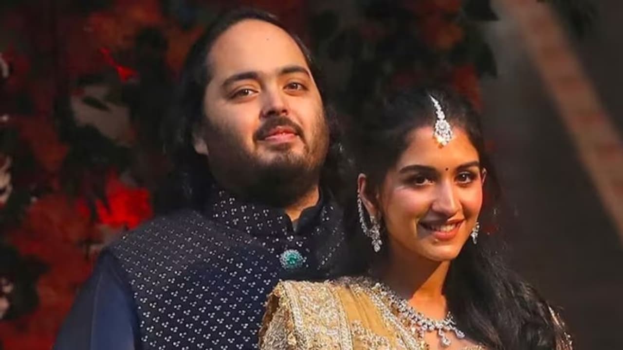 വിവാഹത്തിന് മുമ്പുള്ള ആഘോഷത്തിന് 2,500ലധികം വിഭവങ്ങള്; അമ്പരപ്പിക്കും ആനന്ദ് അംബാനി വിവാഹം വിവാഹത്തിന് മുമ്പുള്ള ആഘോഷത്തിന് 2,500ലധികം വിഭവങ്ങള്; അമ്പരപ്പിക്കും ആനന്ദ് അംബാനി വിവാഹം