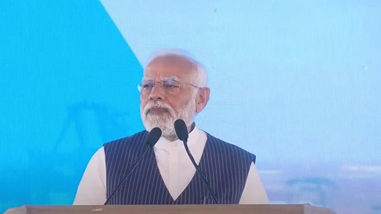 மத்திய அரசு திட்டங்களை மூடி மறைக்கும் தமிழக அரசு: தூத்துக்குடியில் பிரதமர் மோடி குற்றச்சாட்டு