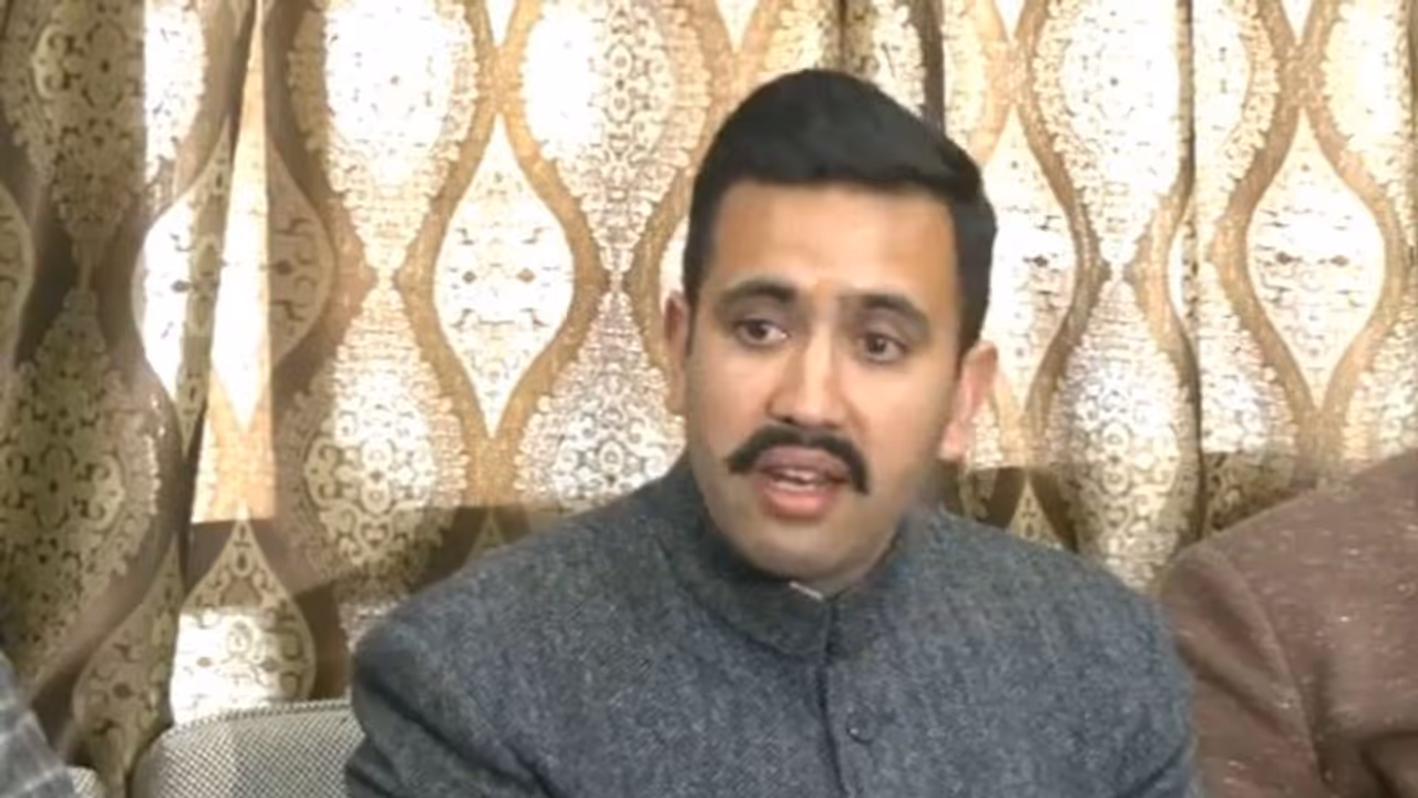Major setback for Congress in Himachal Pradesh; Minister Vikramaditya Singh quits Sukhu government Major setback for Congress in Himachal Pradesh; Minister Vikramaditya Singh quits Sukhu government