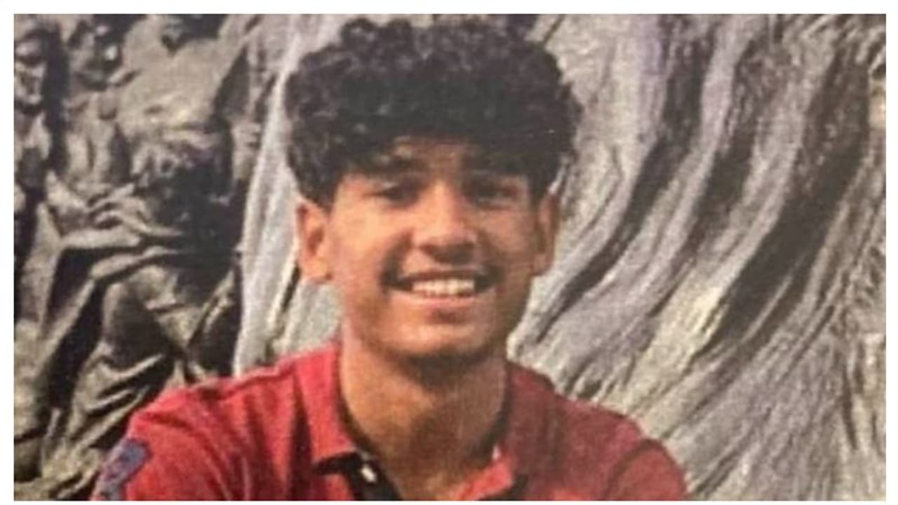 ബ്ലോക്ക് ചെയ്താലും രക്ഷപ്പെടില്ല, നഗ്നഫോട്ടോകൾ കാട്ടി നിരന്തരം ബാക്ക്മെയിലിങ്; താങ്ങാനാവാതെ 16കാരൻ ജീവനൊടുക്കി ബ്ലോക്ക് ചെയ്താലും രക്ഷപ്പെടില്ല, നഗ്നഫോട്ടോകൾ കാട്ടി നിരന്തരം ബാക്ക്മെയിലിങ്; താങ്ങാനാവാതെ 16കാരൻ ജീവനൊടുക്കി