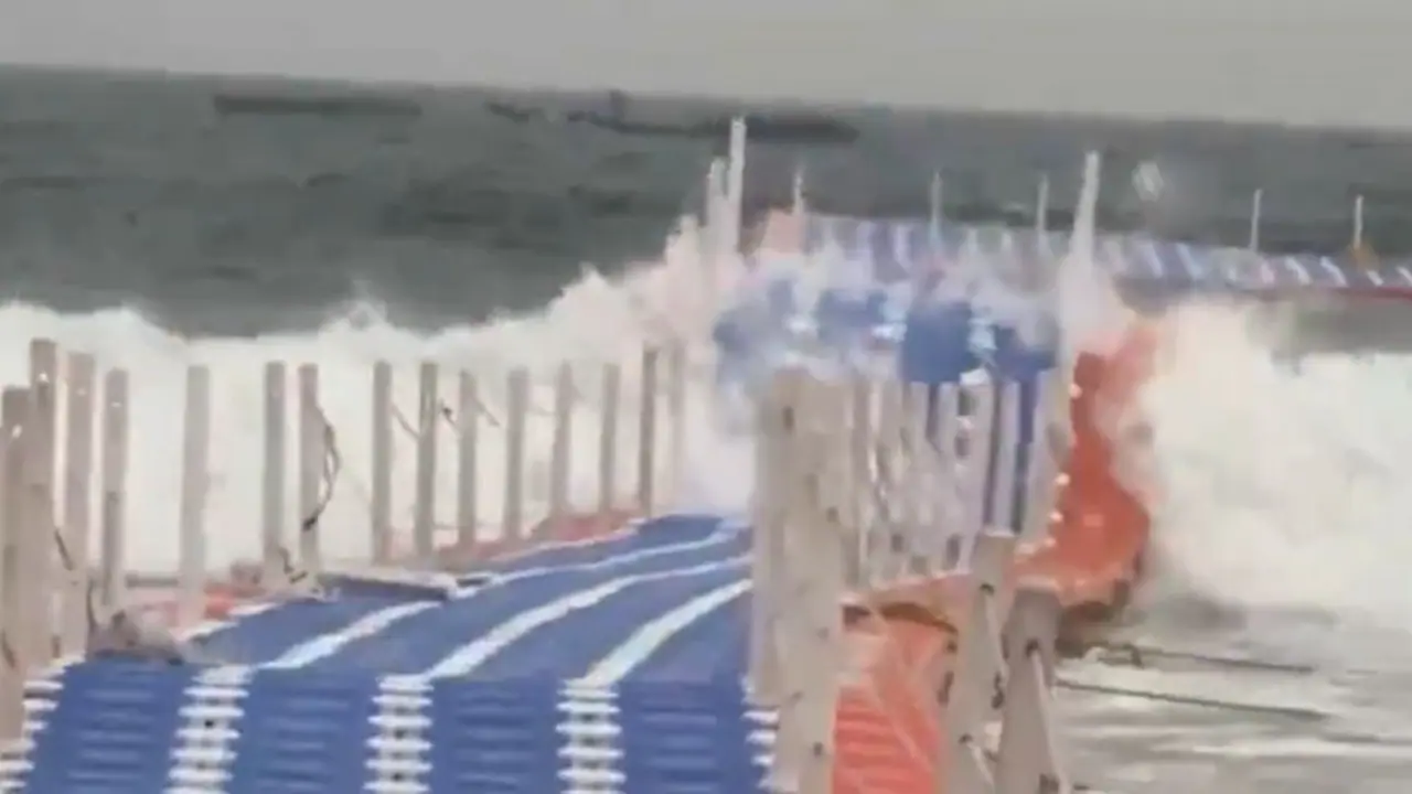 Visakhapatnam floating bridge detached in mock drill, not washed away: AP govt clarifies on viral clip (WATCH) Visakhapatnam floating bridge detached in mock drill, not washed away: AP govt clarifies on viral clip (WATCH)