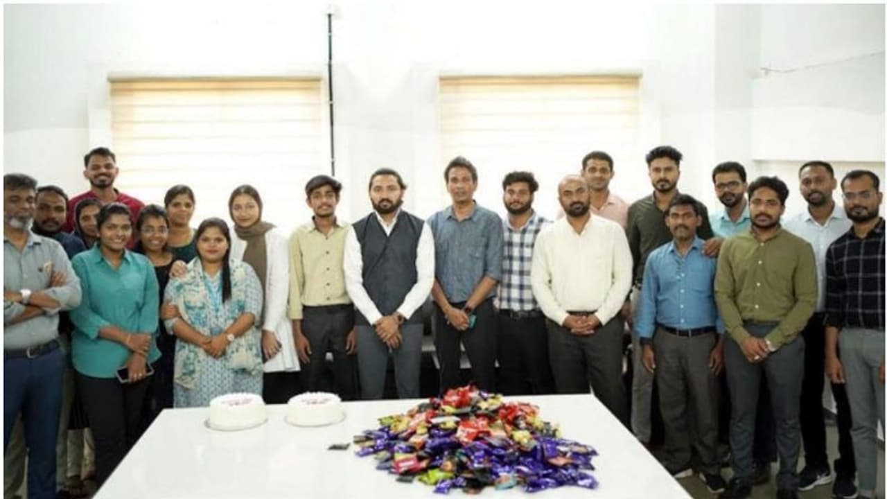 10 ലക്ഷത്തോളം ശമ്പളം! കേരളത്തിലെ വിദ്യാർഥികൾക്ക് റെക്കോഡ് ശമ്പളം ഉറപ്പാക്കിയെന്ന അവകാശവാദവുമായി ഐയിമർ ബി സ്കൂൾ