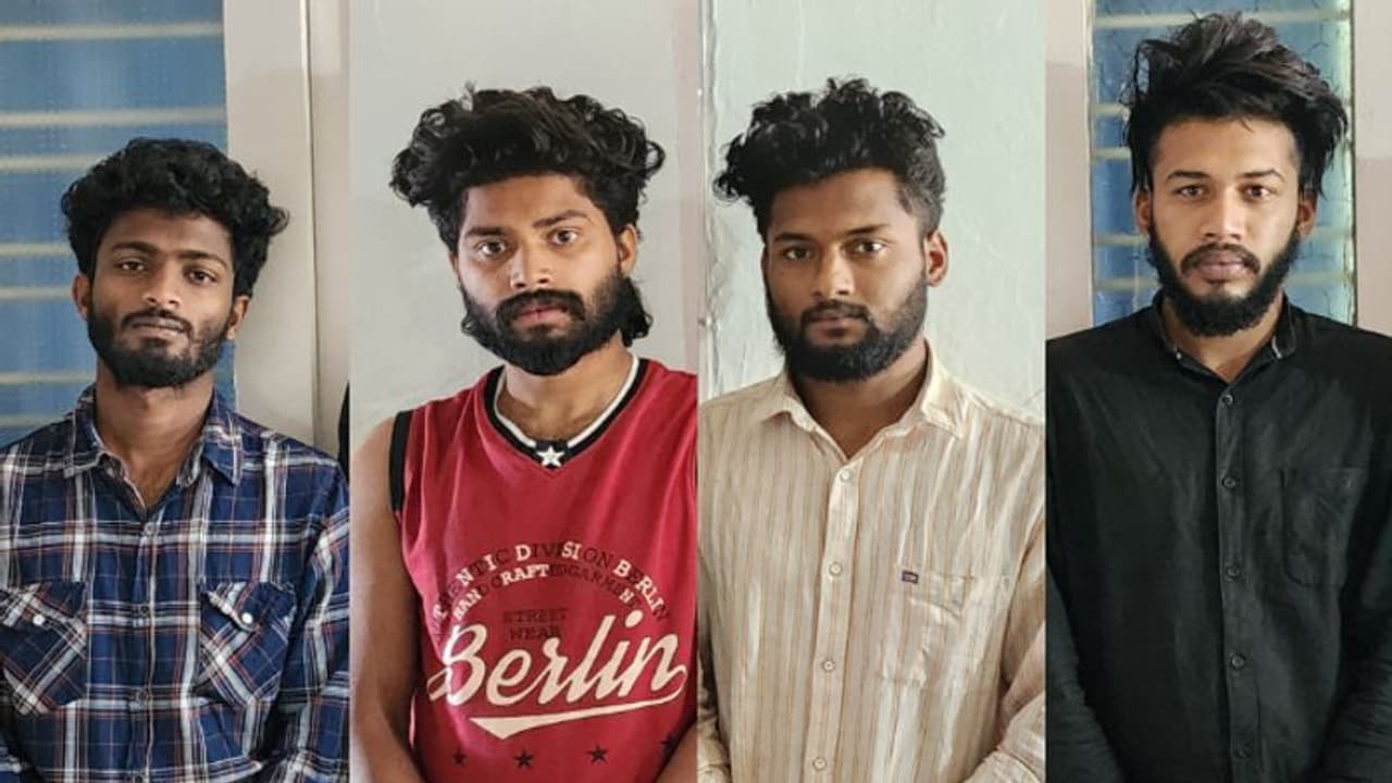 ഓവർടേക്ക് ചെയ്യാൻ സമ്മതിച്ചില്ല, കാർ തടഞ്ഞ് യുവാവിന് മർദ്ദനം, സ്വർണ്ണം കവർന്ന് മുങ്ങി; 4 പേരെ പൊക്കി പൊലീസ് ഓവർടേക്ക് ചെയ്യാൻ സമ്മതിച്ചില്ല, കാർ തടഞ്ഞ് യുവാവിന് മർദ്ദനം, സ്വർണ്ണം കവർന്ന് മുങ്ങി; 4 പേരെ പൊക്കി പൊലീസ്