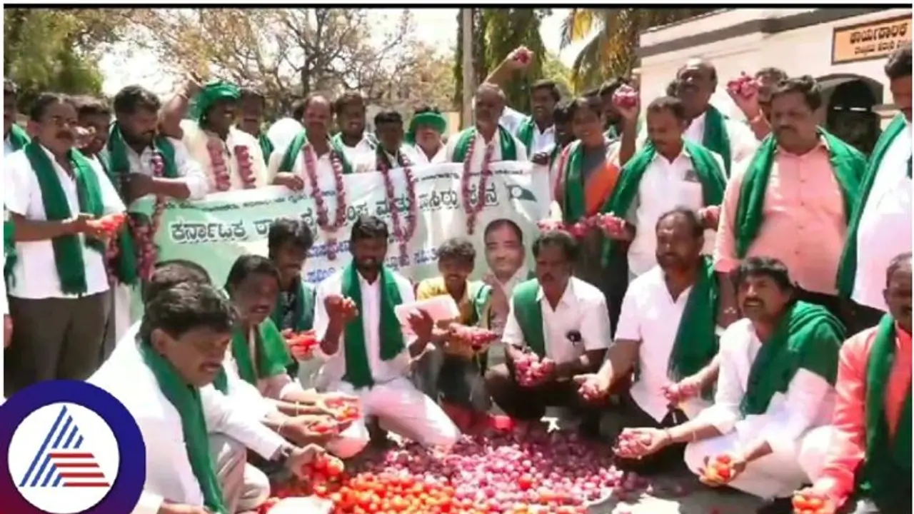 ಈರುಳ್ಳಿ, ಟೊಮ್ಯಾಟೋ 100 ರೂ. ಇದ್ದಾಗ ಸರ್ಕಾರ ಮಧ್ಯಸ್ಥಿಕೆವಹಿಸಿ ಕಡಿಮೆ ಮಾಡಿತು; ಈಗ ದರ ಕುಸಿದಿದೆ ಎಲ್ಲಿದೆ ಸರ್ಕಾರ