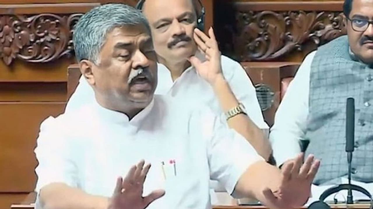 ಪಾಕಿಸ್ತಾನ ಬಿಜೆಪಿಗೆ ಶತ್ರುದೇಶ, ನಮಗಲ್ಲ: ಕಲಾಪದಲ್ಲೇ ಕಾಂಗ್ರೆಸ್ ನಾಯಕ ಬಿಕೆ ಹರಿಪ್ರಸಾದ್ ವಿವಾದಿತ ಮಾತು! ಪಾಕಿಸ್ತಾನ ಬಿಜೆಪಿಗೆ ಶತ್ರುದೇಶ, ನಮಗಲ್ಲ: ಕಲಾಪದಲ್ಲೇ ಕಾಂಗ್ರೆಸ್ ನಾಯಕ ಬಿಕೆ ಹರಿಪ್ರಸಾದ್ ವಿವಾದಿತ ಮಾತು!