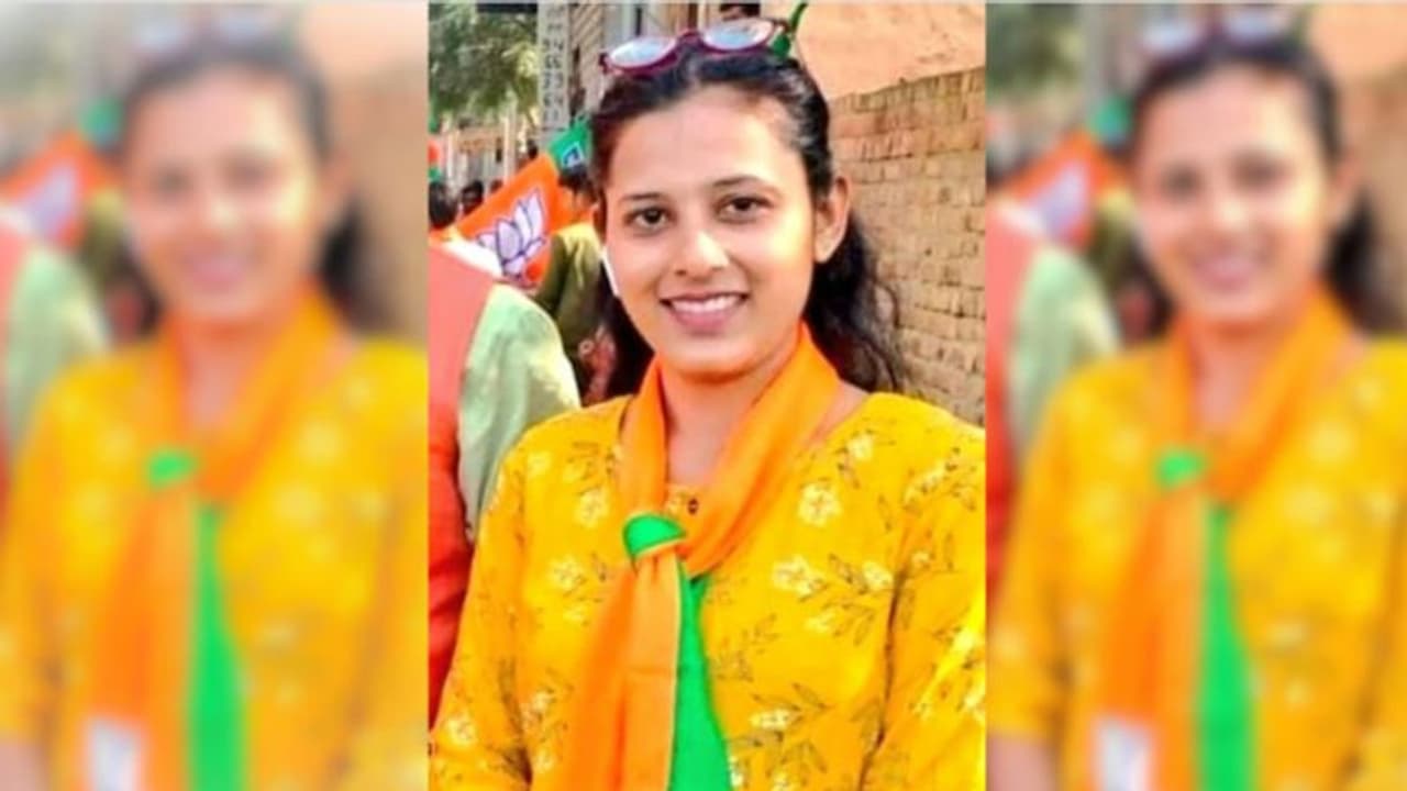 അധ്യാപികയായ ബിജെപി പ്രവര്‍ത്തക മരിച്ച നിലയില്‍; മൃതദേഹം കണ്ടെത്തിയത് സ്‌കൂള്‍ വളപ്പില്‍