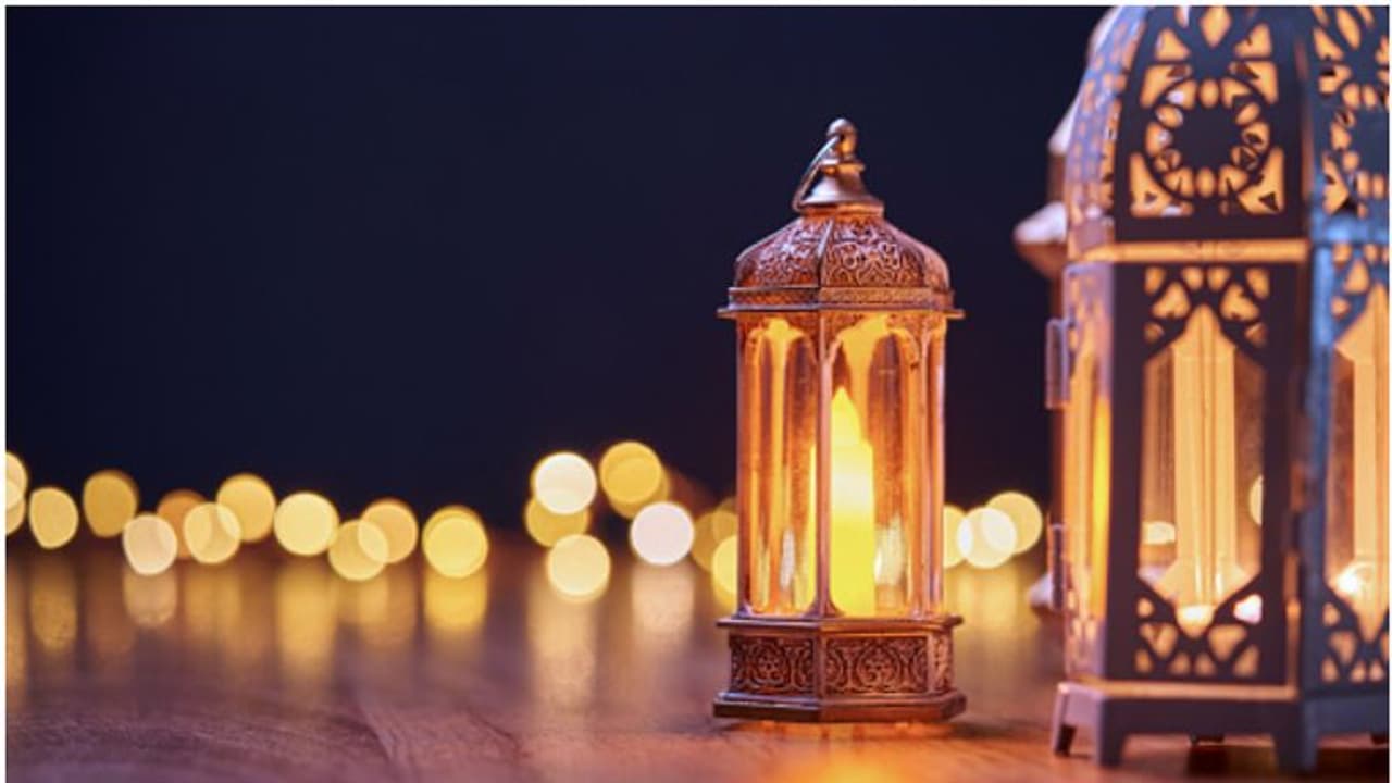 ജോലി സമയം അഞ്ച് മണിക്കൂര്, റമദാനില് പൊതു മേഖലയുടെ പ്രവൃത്തി സമയം പ്രഖ്യാപിച്ച് ഖത്തര് ജോലി സമയം അഞ്ച് മണിക്കൂര്, റമദാനില് പൊതു മേഖലയുടെ പ്രവൃത്തി സമയം പ്രഖ്യാപിച്ച് ഖത്തര്