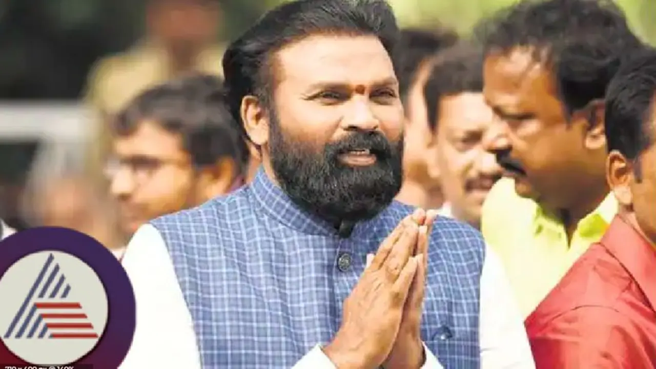 ನಾಳೆ ಬಿಜೆಪಿ ಕಾರ್ಯಕರ್ತರಿಗೆ ಔತಣಕೂಟ; ಲೋಕಸಭಾ ಚುನಾವಣೆಗೆ ಶ್ರೀರಾಮುಲು ಸಜ್ಜು! ನಾಳೆ ಬಿಜೆಪಿ ಕಾರ್ಯಕರ್ತರಿಗೆ ಔತಣಕೂಟ; ಲೋಕಸಭಾ ಚುನಾವಣೆಗೆ ಶ್ರೀರಾಮುಲು ಸಜ್ಜು!