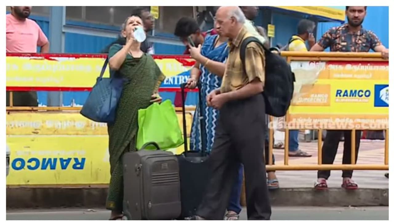 2242 കോടിയുടെ ലാഭം, മുതിർന്ന പൗരന്മാരുടെ ട്രെയിൻ ടിക്കറ്റ് നിരക്കിലെ ഇളവ് പുന:സ്ഥാപിക്കാതെ റെയിൽവെ, പ്രതിഷേധം 2242 കോടിയുടെ ലാഭം, മുതിർന്ന പൗരന്മാരുടെ ട്രെയിൻ ടിക്കറ്റ് നിരക്കിലെ ഇളവ് പുന:സ്ഥാപിക്കാതെ റെയിൽവെ, പ്രതിഷേധം