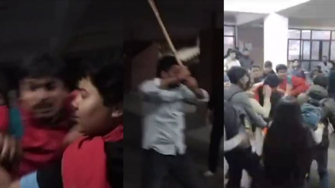 ആണ്കുട്ടികളും പെണ്കുട്ടികളും ഏറ്റുമുട്ടി, വടികൊണ്ടും പൊതിരെ തല്ലി, സംഭവം ജെഎന്യു ക്യാമ്പസിൽ, പൊലീസ് കേസ് ആണ്കുട്ടികളും പെണ്കുട്ടികളും ഏറ്റുമുട്ടി, വടികൊണ്ടും പൊതിരെ തല്ലി, സംഭവം ജെഎന്യു ക്യാമ്പസിൽ, പൊലീസ് കേസ്