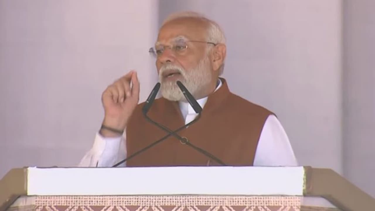 பிரதமர் மோடி 3 நாட்களில் 5 மாநிலங்களில் சுற்றுப்பயணம்! பிரதமர் மோடி 3 நாட்களில் 5 மாநிலங்களில் சுற்றுப்பயணம்!