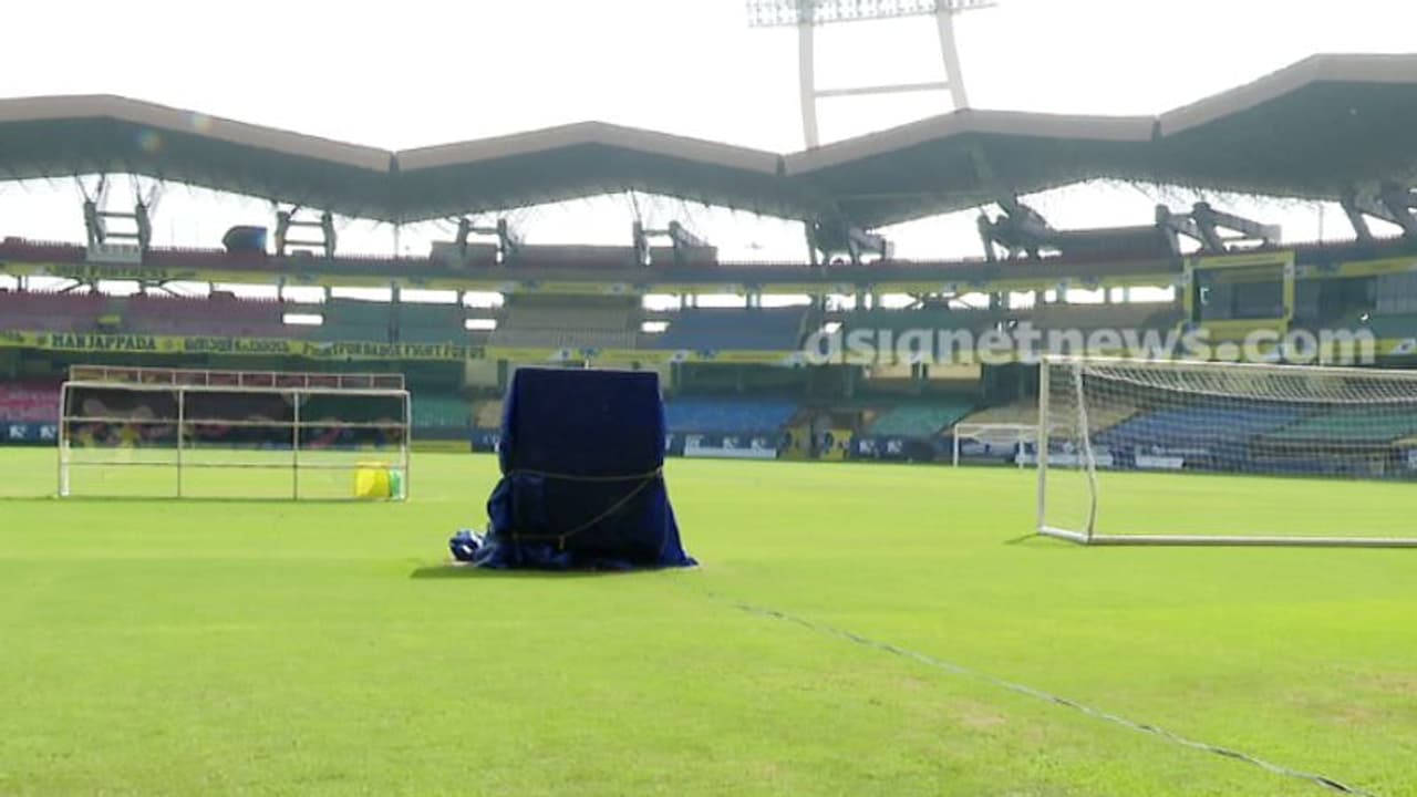 കലൂര് സ്റ്റേഡിയം സമ്മേളനങ്ങൾക്കും അവാര്ഡ് നിശകൾക്കും വിട്ടുകൊടുക്കാൻ തീരുമാനം; ബജറ്റിൽ 8 കോടി നീക്കിവച്ചു കലൂര് സ്റ്റേഡിയം സമ്മേളനങ്ങൾക്കും അവാര്ഡ് നിശകൾക്കും വിട്ടുകൊടുക്കാൻ തീരുമാനം; ബജറ്റിൽ 8 കോടി നീക്കിവച്ചു