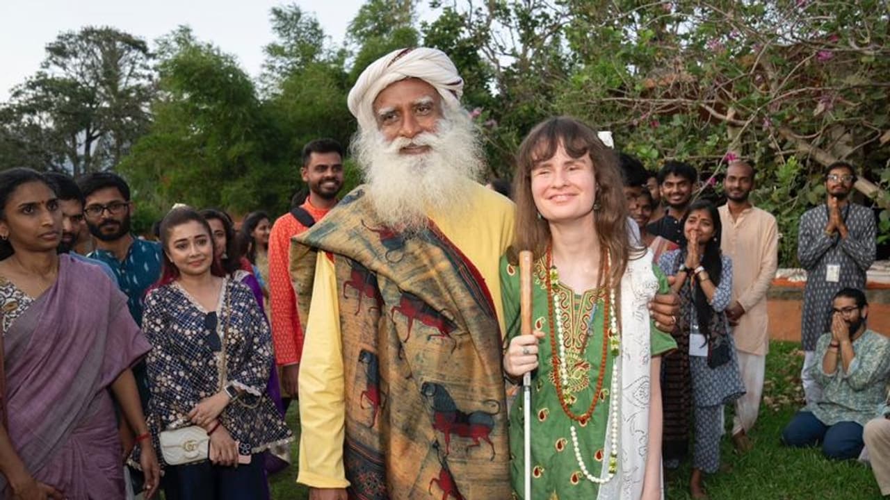 சத்குருவின் விருப்பப் பாடலை பாடிய ஜெர்மன் பாடகி! சத்குரு பாராட்டு!