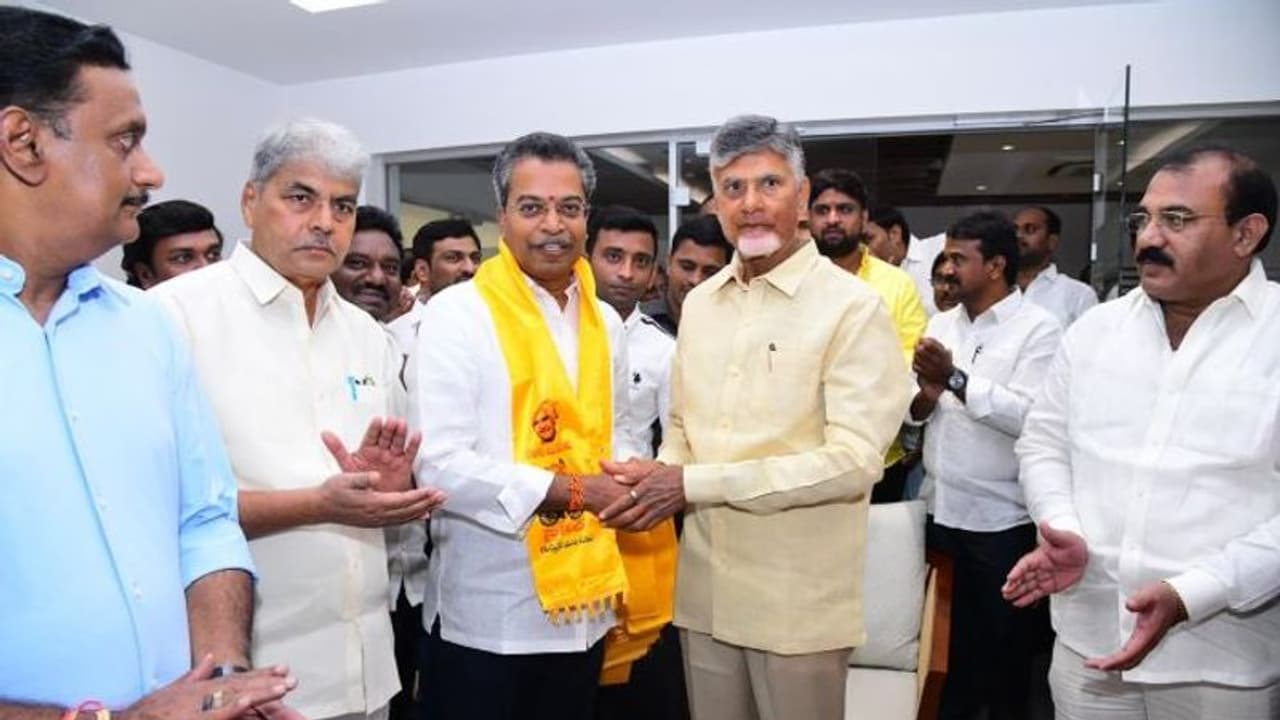 వైసిపికి మరో షాక్ ... టిడిపి గూటికి మరో సిట్టింగ్ ఎమ్మెల్యే