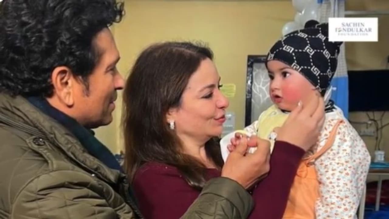 60,000 குழந்தைகள் சிரிக்கவே முடியாத குறைபாடுகளுடன் பிறக்கின்றன – தனது செயலால் கடவுளுக்கு நிகரான சச்சின்! 60,000 குழந்தைகள் சிரிக்கவே முடியாத குறைபாடுகளுடன் பிறக்கின்றன – தனது செயலால் கடவுளுக்கு நிகரான சச்சின்!