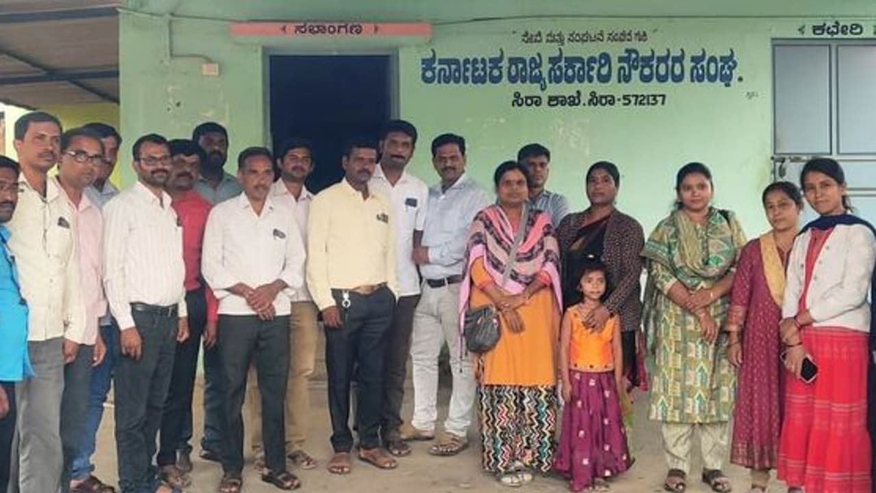 ಹಳೆ ಪಿಂಚಣಿ ಯೋಜನೆ ಜಾರಿಗೆ ಆದೇಶ: ಸರ್ಕಾರಕ್ಕೆ ಅಭಿನಂದನೆ ಸಲ್ಲಿಕೆ ಹಳೆ ಪಿಂಚಣಿ ಯೋಜನೆ ಜಾರಿಗೆ ಆದೇಶ: ಸರ್ಕಾರಕ್ಕೆ ಅಭಿನಂದನೆ ಸಲ್ಲಿಕೆ