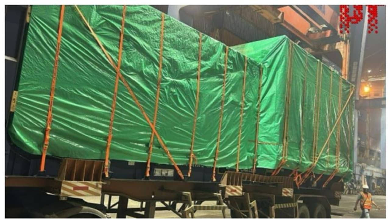 നിക്കവിടെ ! ചൈനയില്‍ നിന്ന് പാകിസ്ഥാനിലേക്ക് സൈനിക സാധനങ്ങളുമായി പോയ കപ്പല്‍ ഇന്ത്യ പിടിച്ചെടുത്തു 