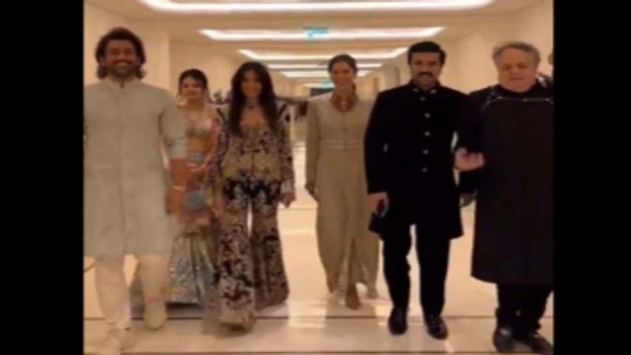 ధోనీ, సాక్షిలతో రామ్చరణ్, ఉపాసన సరదా ముచ్చట్లు.. అరుదైన వీడియో వైరల్.. ధోనీ, సాక్షిలతో రామ్చరణ్, ఉపాసన సరదా ముచ్చట్లు.. అరుదైన వీడియో వైరల్..