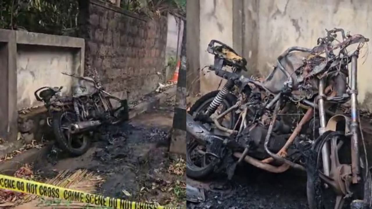 കോഴിക്കോട് അപകടത്തിൽപ്പെട്ടത് മോഷണ കേസ് പ്രതിയുടെ ബൈക്ക്; മരിച്ച യുവാക്കൾക്കെതിരെയും കേസുകൾ കോഴിക്കോട് അപകടത്തിൽപ്പെട്ടത് മോഷണ കേസ് പ്രതിയുടെ ബൈക്ക്; മരിച്ച യുവാക്കൾക്കെതിരെയും കേസുകൾ