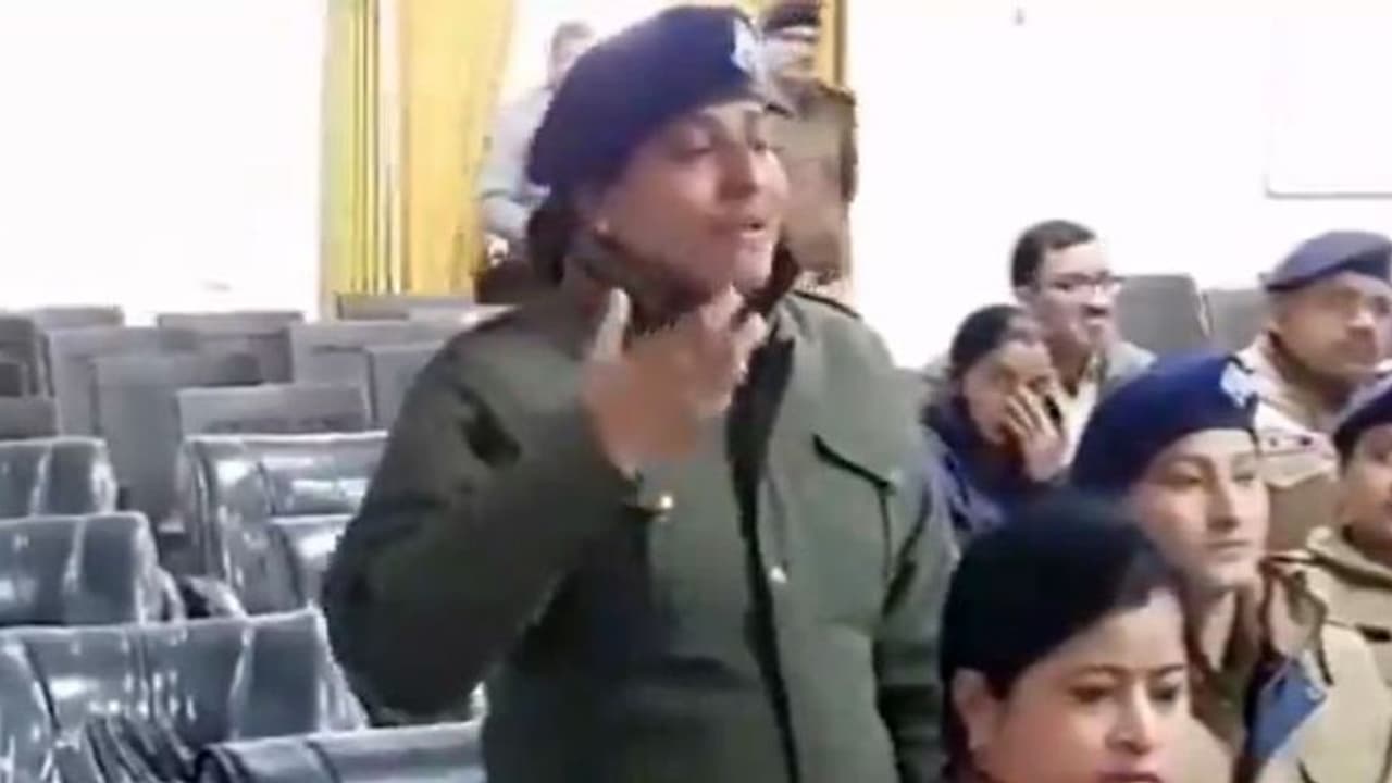 '10 more minutes and we would have been burnt...' Woman cop breaks down recollecting Haldwani violence (WATCH) '10 more minutes and we would have been burnt...' Woman cop breaks down recollecting Haldwani violence (WATCH)