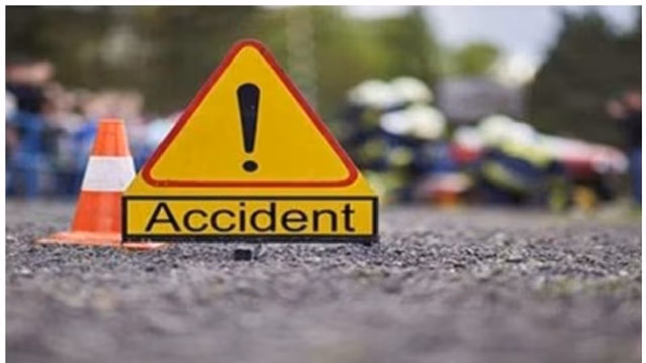 കാട്ടുപന്നി റോഡിന് കുറുകെ ചാടി, ബൈക്ക് നിയന്ത്രണം വിട്ട് മറിഞ്ഞ് ദമ്പതികൾക്ക് പരിക്ക് കാട്ടുപന്നി റോഡിന് കുറുകെ ചാടി, ബൈക്ക് നിയന്ത്രണം വിട്ട് മറിഞ്ഞ് ദമ്പതികൾക്ക് പരിക്ക്