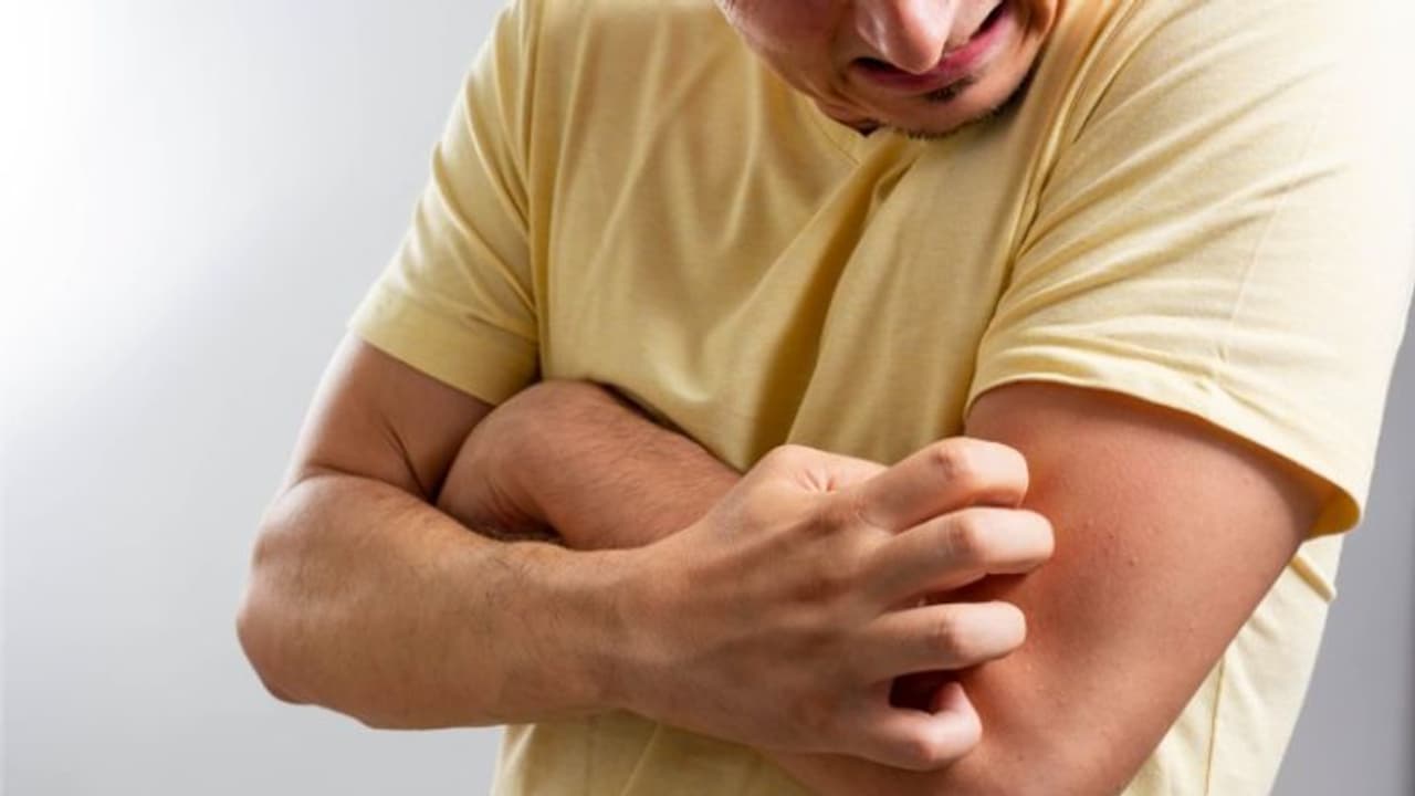 ലിവർ സിറോസിസിന്റെ ഈ പത്ത് ലക്ഷണങ്ങളെ ഒരിക്കലും അവഗണിക്കരുത്... ലിവർ സിറോസിസിന്റെ ഈ പത്ത് ലക്ഷണങ്ങളെ ഒരിക്കലും അവഗണിക്കരുത്...