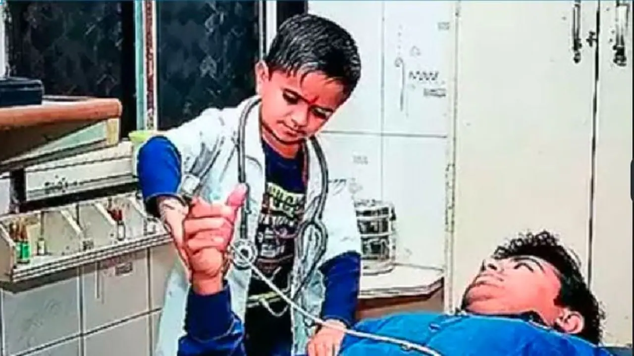 ಗುಜರಾತ್ನ 3 ಅಡಿ ಎತ್ತರದ ವೈದ್ಯ ಈಗ ವಿಶ್ವದ ಅತ್ಯಂತ ಕುಳ್ಳ ಡಾಕ್ಟರ್! ಗುಜರಾತ್ನ 3 ಅಡಿ ಎತ್ತರದ ವೈದ್ಯ ಈಗ ವಿಶ್ವದ ಅತ್ಯಂತ ಕುಳ್ಳ ಡಾಕ್ಟರ್!