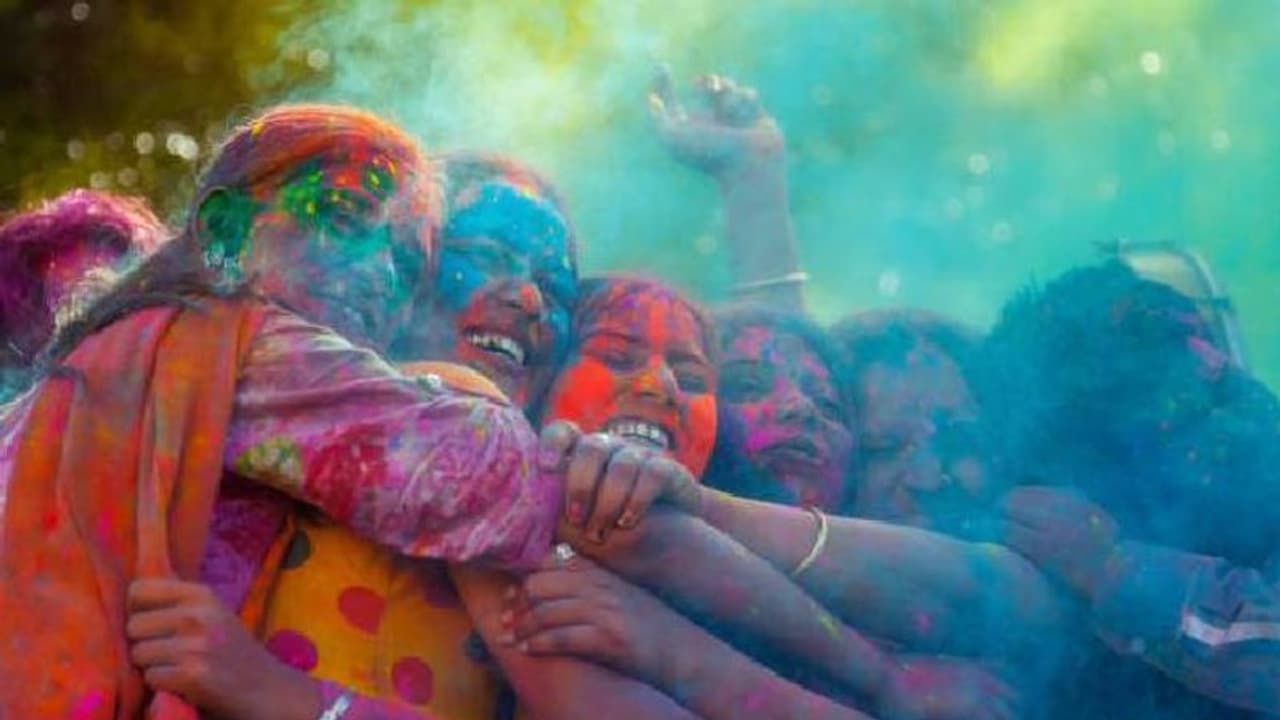 Holi 2024 : ஹோலி அன்று இந்த பொருட்களை தானம் செய்யாதீங்க.. மோசமான பிரச்சினைகள் வரும் ஜாக்கிரதை! Holi 2024 : ஹோலி அன்று இந்த பொருட்களை தானம் செய்யாதீங்க.. மோசமான பிரச்சினைகள் வரும் ஜாக்கிரதை!