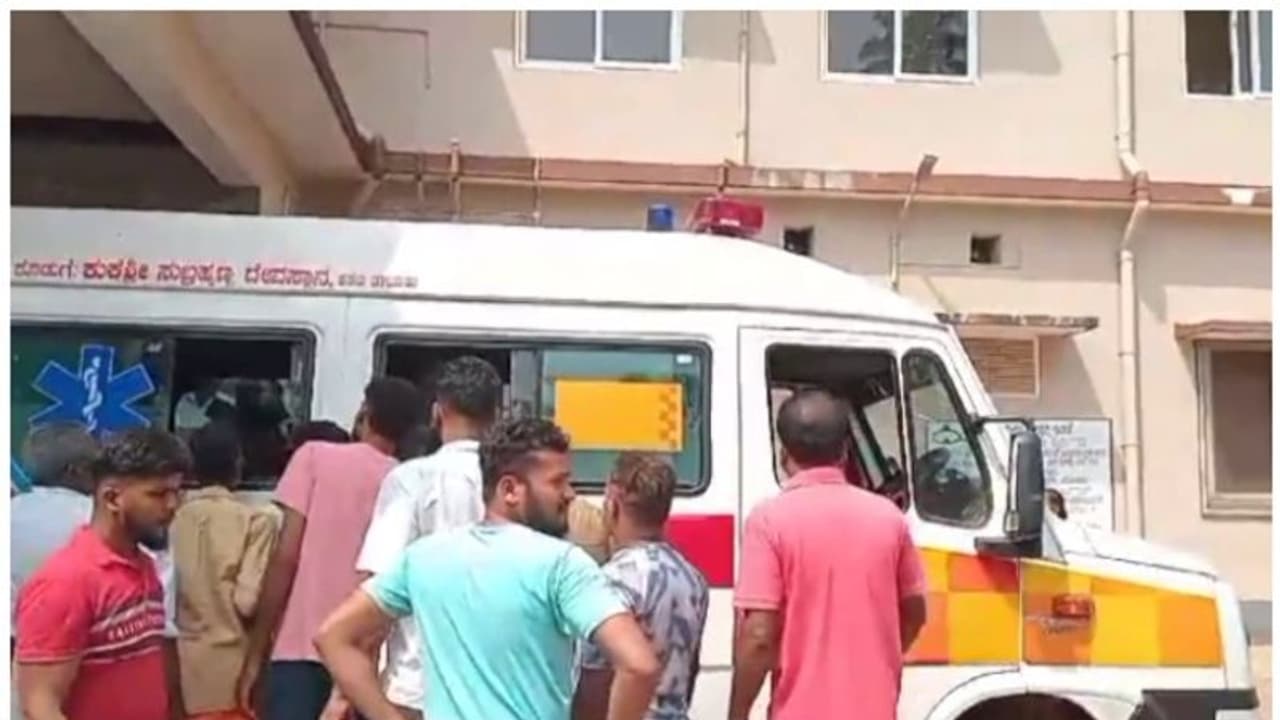 അതിക്രൂരം: 3 പെൺകുട്ടികൾക്ക് നേരെ ആസിഡ് ആക്രമണം; നിലമ്പൂർ സ്വദേശി അറസ്റ്റിൽ, സംഭവം മംഗളൂരുവിൽ അതിക്രൂരം: 3 പെൺകുട്ടികൾക്ക് നേരെ ആസിഡ് ആക്രമണം; നിലമ്പൂർ സ്വദേശി അറസ്റ്റിൽ, സംഭവം മംഗളൂരുവിൽ