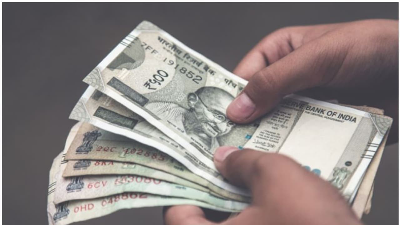 തെരഞ്ഞെടുപ്പ് മുന്നിൽ കണ്ട് നിർണായക നീക്കം;18 വയസിന് മുകളിലുള്ള സ്ത്രീകൾക്ക് പ്രതിമാസം 1,000; ദില്ലി മന്ത്രി തെരഞ്ഞെടുപ്പ് മുന്നിൽ കണ്ട് നിർണായക നീക്കം;18 വയസിന് മുകളിലുള്ള സ്ത്രീകൾക്ക് പ്രതിമാസം 1,000; ദില്ലി മന്ത്രി