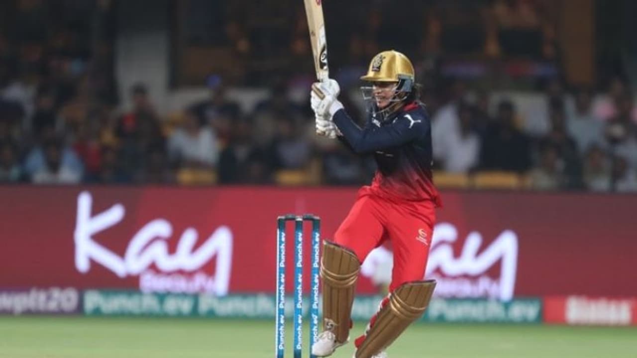 WPL 2024: యూపీ వారియర్స్ దూకుడుకు బ్రేక్.. 23 పరుగుల తేడాతో బెంగళూరు విజయం