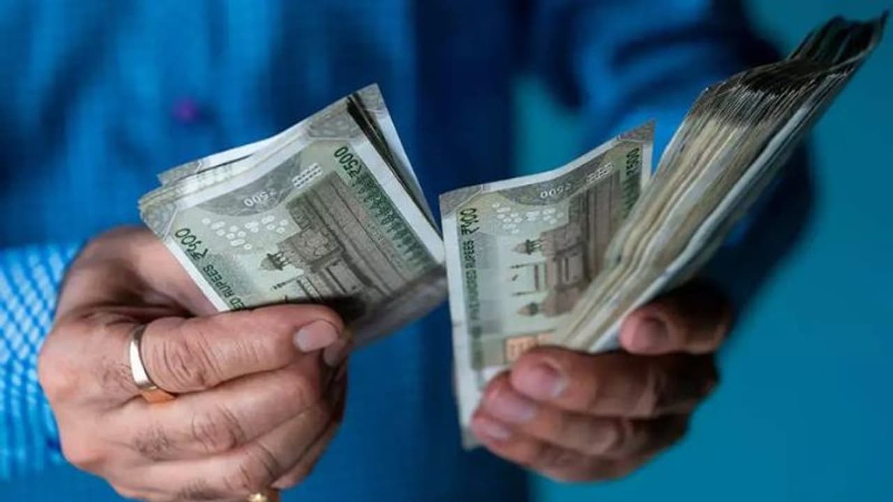 Maharashtra Government’s Ladla Bhai Yojana to Empower Youth with Monthly Stipend of Rs 6000