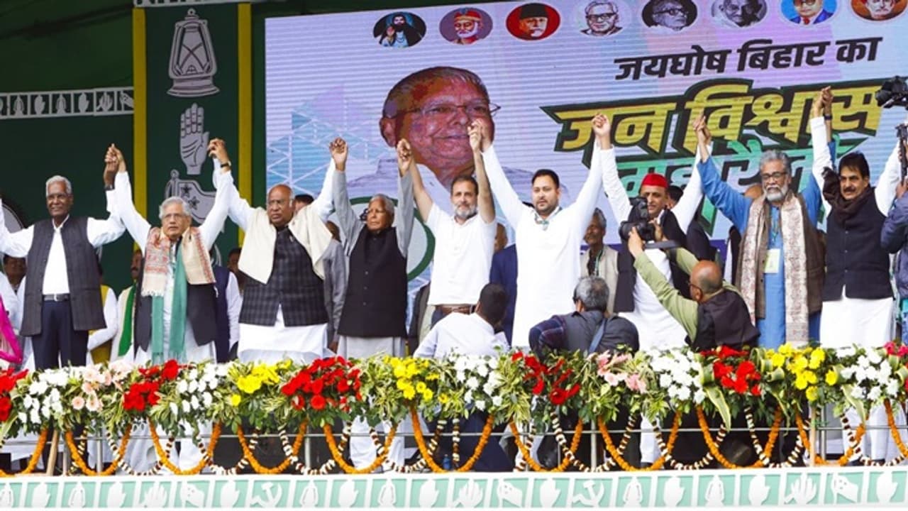 மக்களவைத் தேர்தல் 2024: இந்தியா கூட்டணி உள்ள கட்சிகளுக்கு எத்தனை இடங்கள் உள்ளன? மக்களவைத் தேர்தல் 2024: இந்தியா கூட்டணி உள்ள கட்சிகளுக்கு எத்தனை இடங்கள் உள்ளன?