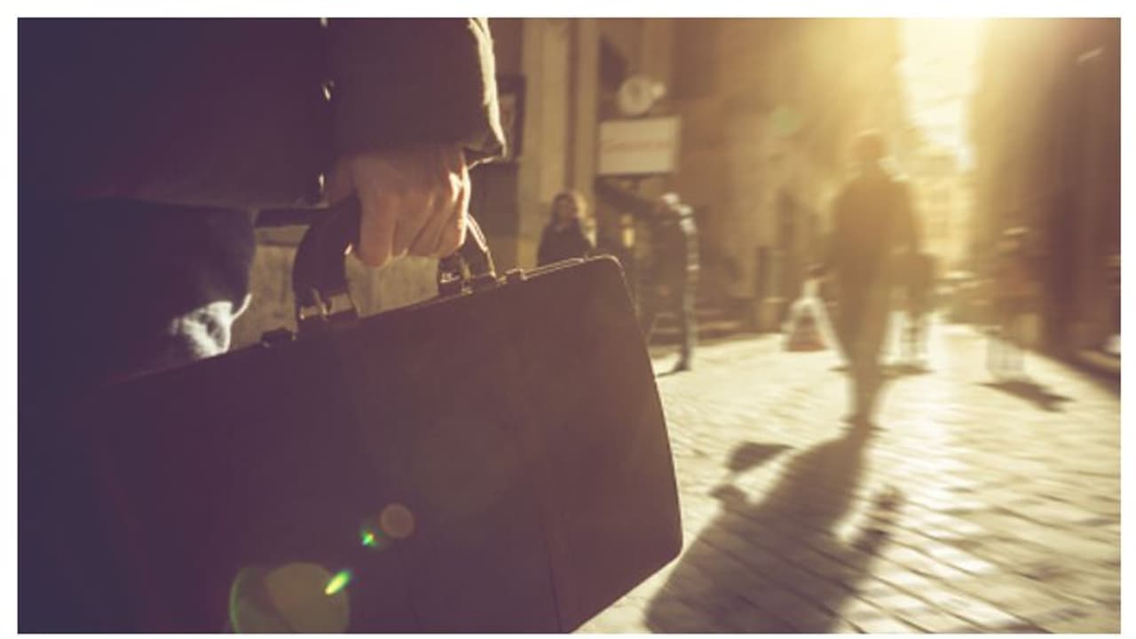 ഉച്ചയ്ക്ക് വീട്ടിലെത്താം, ജോലിസമയം രണ്ടു മണിക്കൂര് കുറച്ചു; സ്വകാര്യ മേഖലാ ജീവനക്കാര്ക്ക് ബാധകമെന്ന് യുഎഇ ഉച്ചയ്ക്ക് വീട്ടിലെത്താം, ജോലിസമയം രണ്ടു മണിക്കൂര് കുറച്ചു; സ്വകാര്യ മേഖലാ ജീവനക്കാര്ക്ക് ബാധകമെന്ന് യുഎഇ