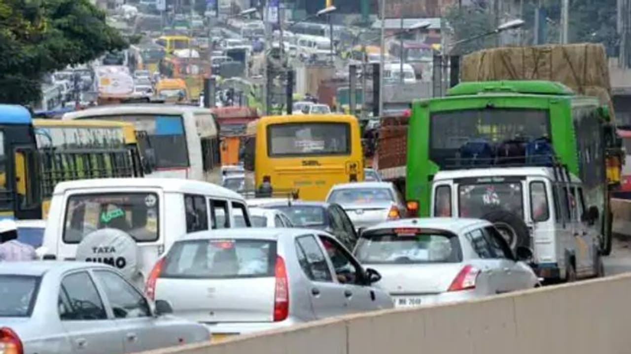 25 ലക്ഷം വേണം, അല്ലെങ്കില്‍ ബോംബ് സ്ഫോടനം; ബംഗളൂരുവില്‍ വീണ്ടും ഇ മെയില്‍ ബോംബ് ഭീഷണി