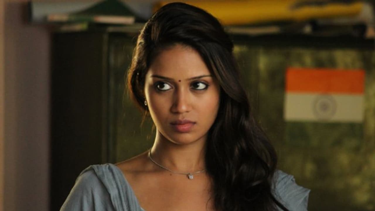 நிவேதா பெத்துராஜுக்காக பல கோடி செலவழித்த பிரபலம்.. சர்ச்சையை கிளப்பிய வீடியோ மனம் நொந்து நிவேதா போட்ட பதிவு! நிவேதா பெத்துராஜுக்காக பல கோடி செலவழித்த பிரபலம்.. சர்ச்சையை கிளப்பிய வீடியோ மனம் நொந்து நிவேதா போட்ட பதிவு!