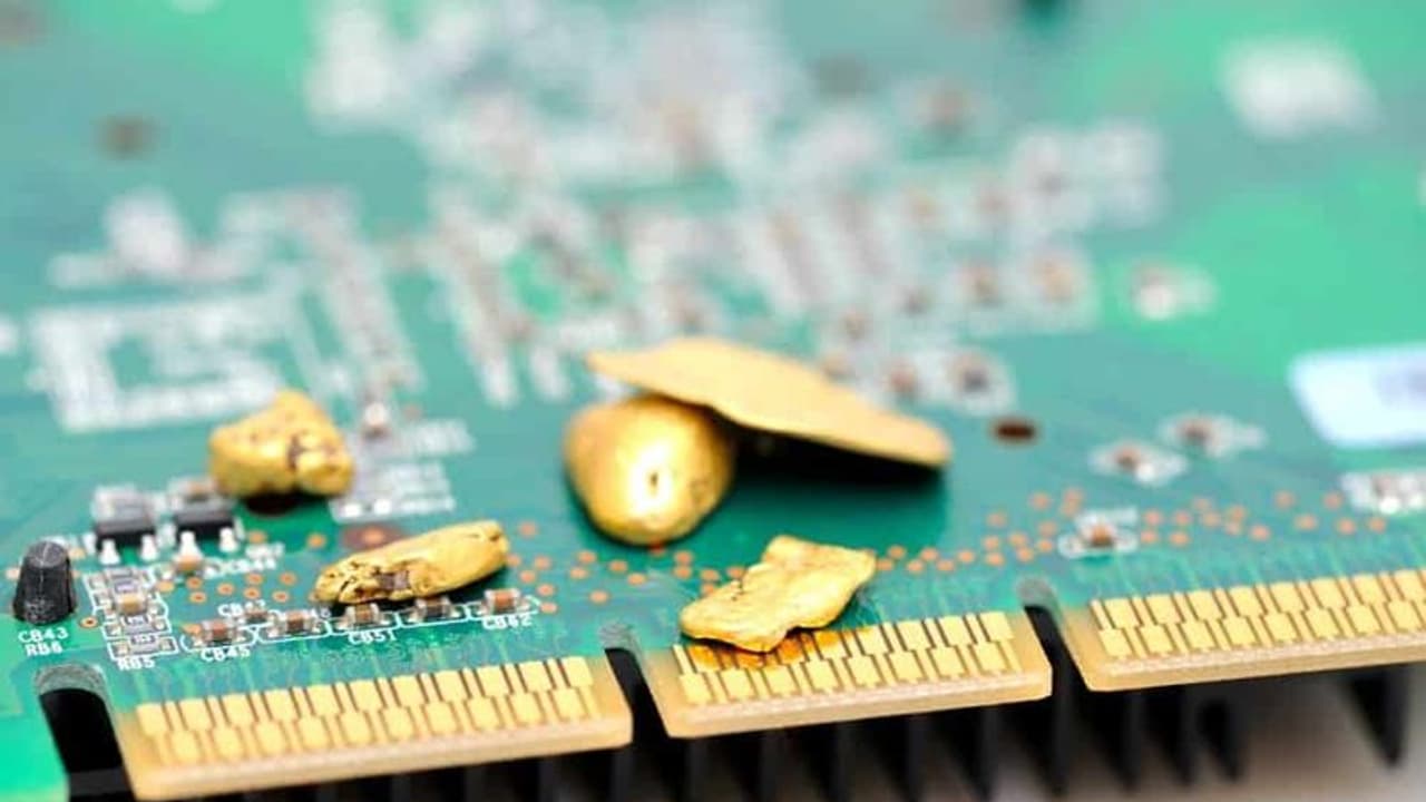 எலக்ட்ரானிக் கழிவுகளைத் தங்கமாக மாற்றலாம்! புதிய வழியைக் கண்டுபிடித்த விஞ்ஞானிகள்! எலக்ட்ரானிக் கழிவுகளைத் தங்கமாக மாற்றலாம்! புதிய வழியைக் கண்டுபிடித்த விஞ்ஞானிகள்!