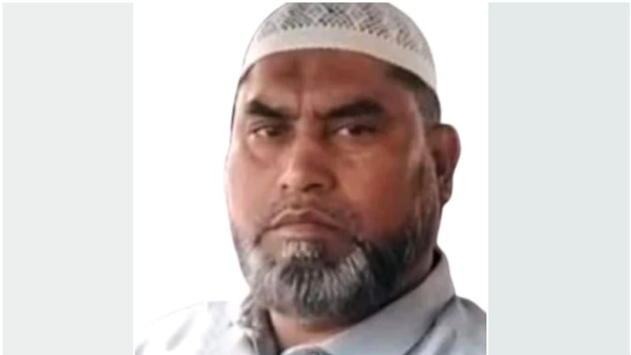 27 വർഷത്തെ പ്രവാസ ജീവിതം; ഹൃദയാഘാതം മൂലം മരിച്ച പ്രവാസി ഇന്ത്യക്കാരന്റെ മൃതദേഹം സൗദിയില് ഖബറടക്കി 27 വർഷത്തെ പ്രവാസ ജീവിതം; ഹൃദയാഘാതം മൂലം മരിച്ച പ്രവാസി ഇന്ത്യക്കാരന്റെ മൃതദേഹം സൗദിയില് ഖബറടക്കി