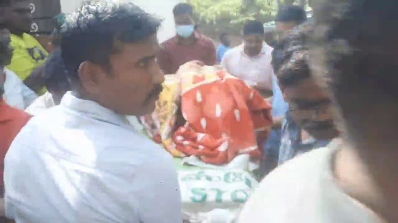 புதுவையில் குழந்தை கடத்தல் கும்பல் கைவரிசை? சிறுமி சித்ரவதை செய்யப்பட்டு கொடூர கொலை உறவினர்கள் கதறல்