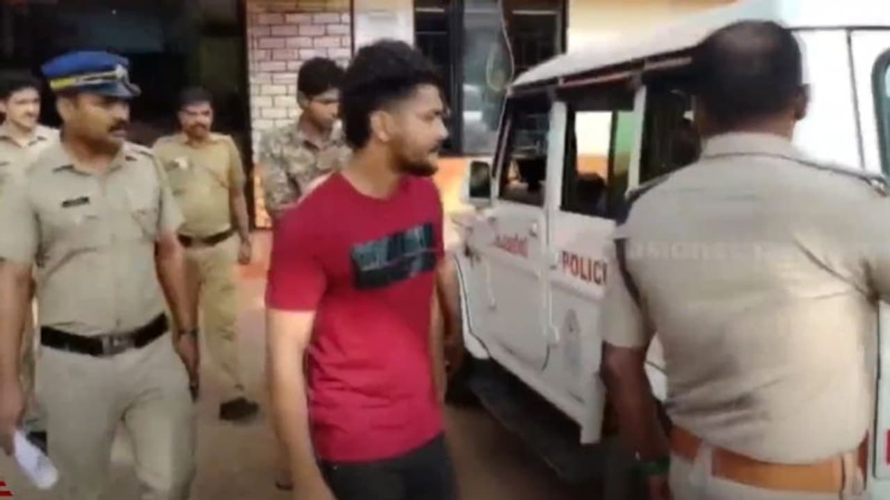 2 ലക്ഷത്തിന്‍റെ വായ്പയ്ക്ക് അപേക്ഷിച്ച യുവതിയുടെ 1 ലക്ഷം തട്ടി; തട്ടിപ്പ് ആസ്പയർ ആപ്പ് വഴി, മൂന്ന് പേർ പിടിയിൽ