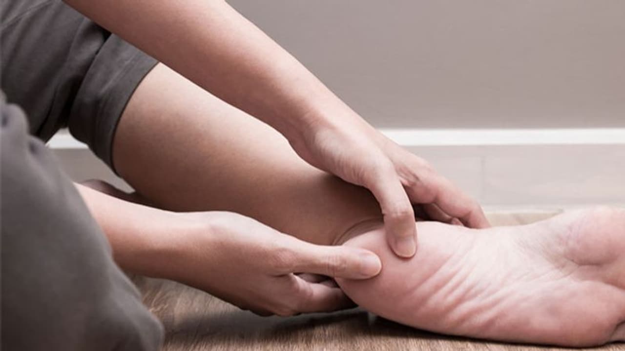 കൈകളിലെയും കാലുകളിലെയും മരവിപ്പ് മാറ്റാന്‍ കഴിക്കാം ഈ ആറ് ഭക്ഷണങ്ങള്‍...